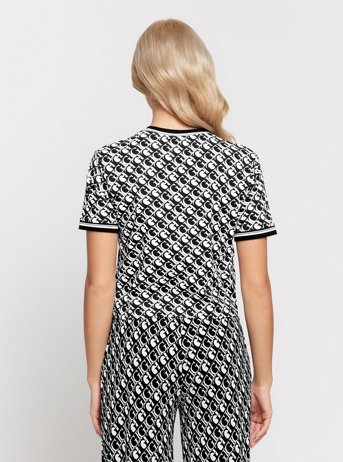 Black White Logomania Cropped T-Shirt Black White Logomania Cropped T-Shirt